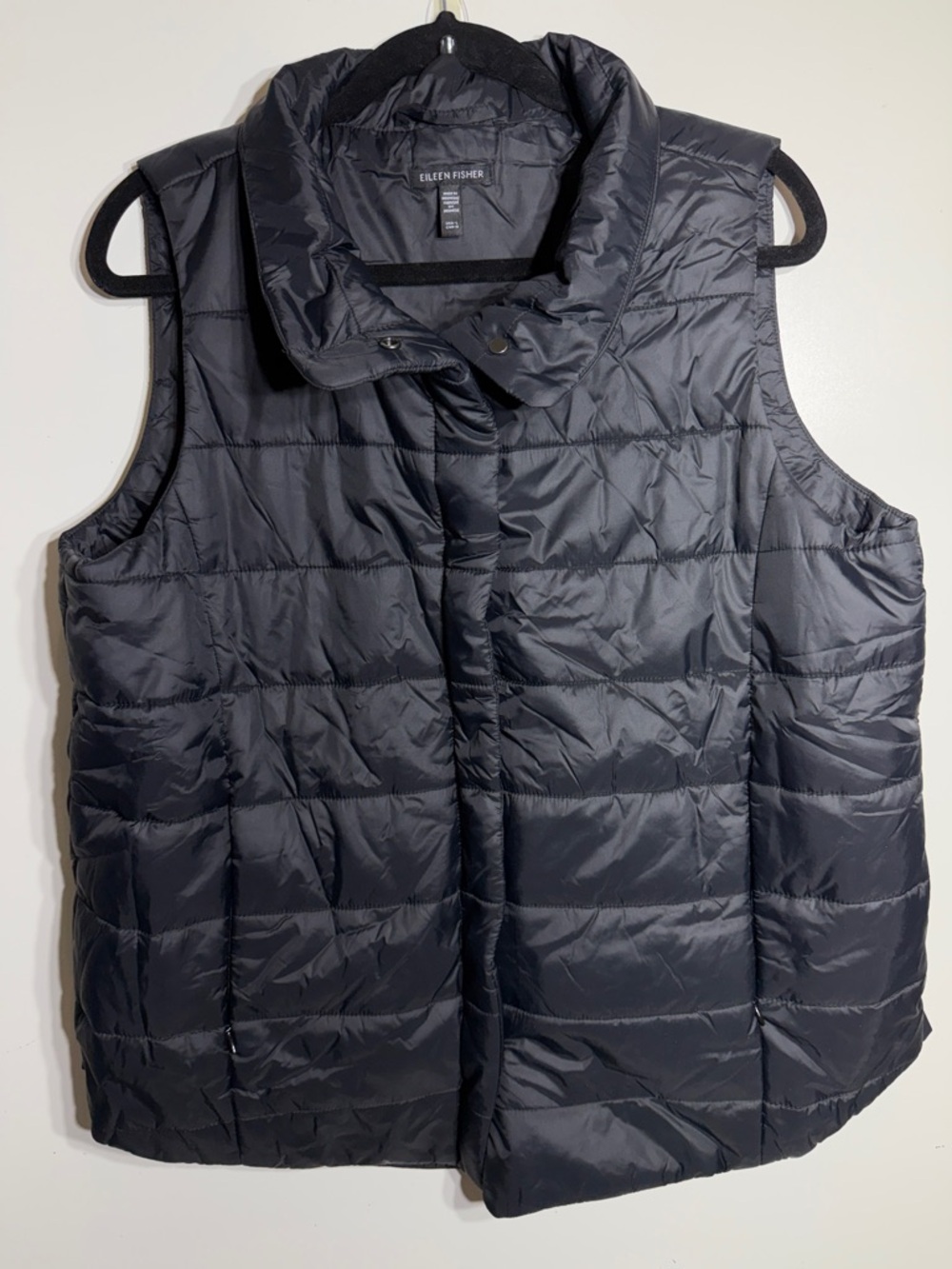 Eileen fisher eggshell black puffer vest recycled nylon large pockets